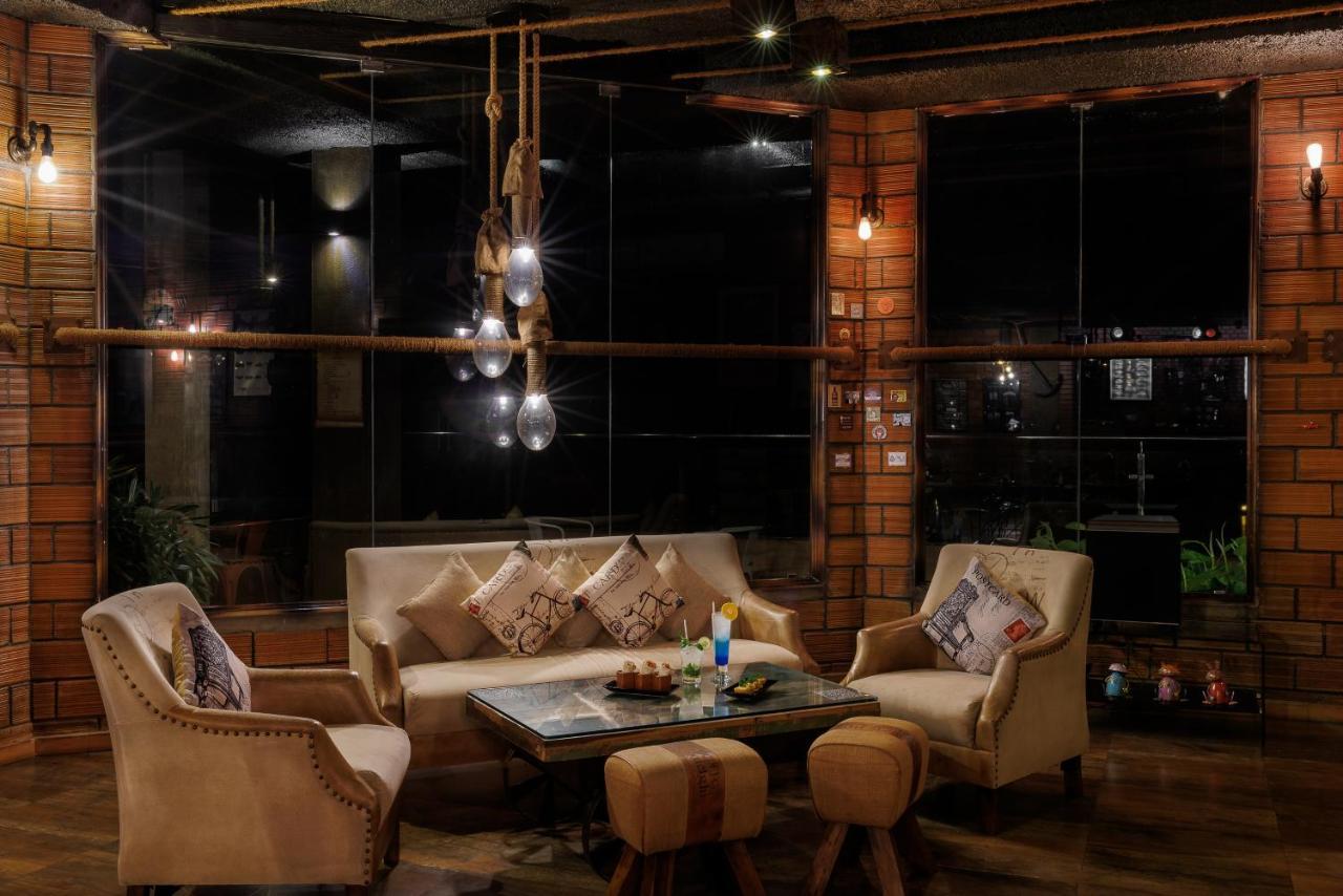 The Panoramic Getaway Hotel Мунар Екстериор снимка The lounge at the hotel