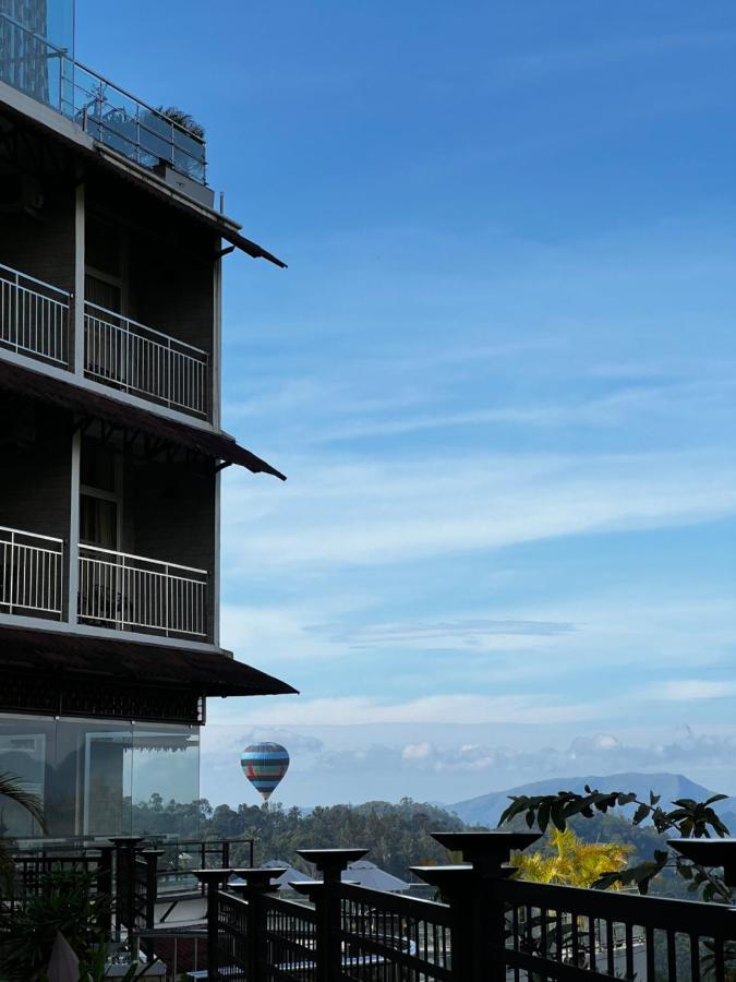 The Panoramic Getaway Hotel Мунар Екстериор снимка The observation tower