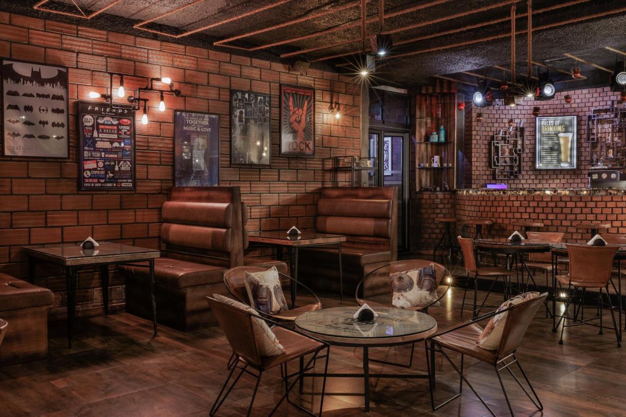 The Panoramic Getaway Hotel Мунар Екстериор снимка The interior of a restaurant in Dhaka, Bangladesh