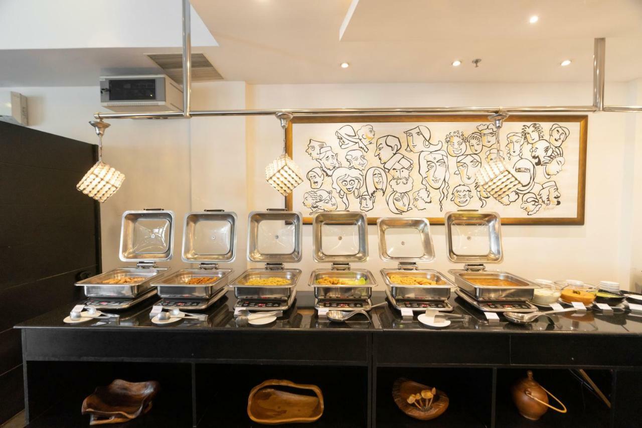 The Panoramic Getaway Hotel Мунар Екстериор снимка A chafing dish buffet